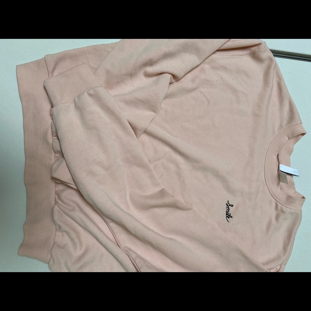 H&M pale light pink CREWNECK sweater